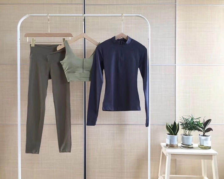 全新，号码买小了，原价999买的，不买勿叨。