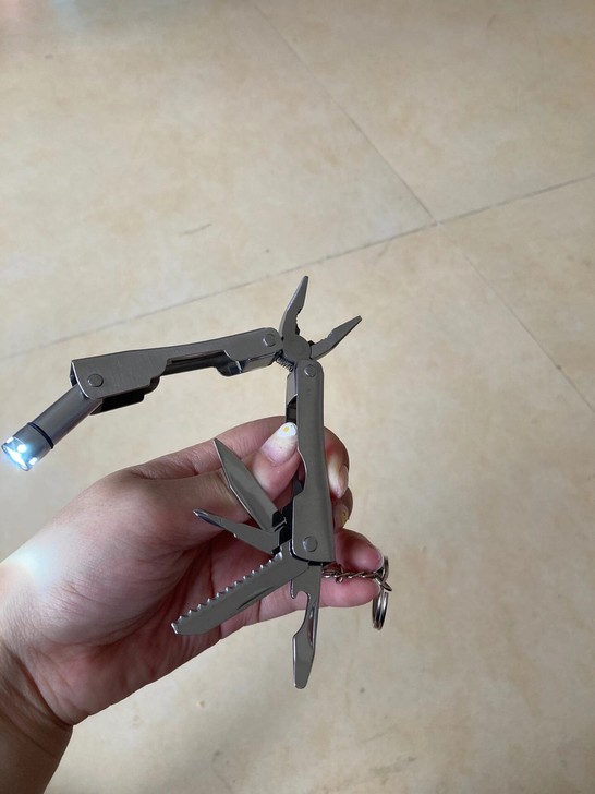 【全新清仓】户外便携折叠迷你多功能工具钳子