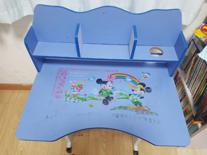 儿童可升降学习桌小学生写字台小孩防近视课桌...