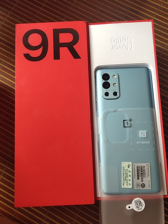 9.8新的一加9R，12+256，箱说齐全...