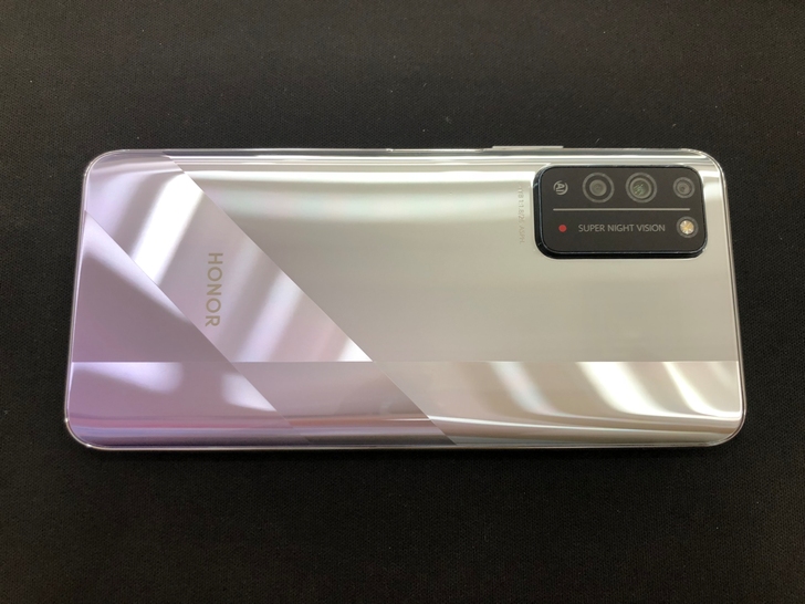 华为荣耀x10 银95新 8+128 在保...