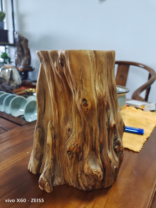 太行崖柏疤瘤笔筒,纯手工雕刻,材质保真,天...