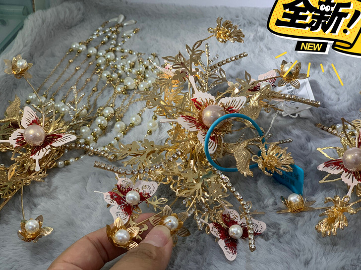 全新 卡帝美学家 的 红色秀禾新娘饰品 三...