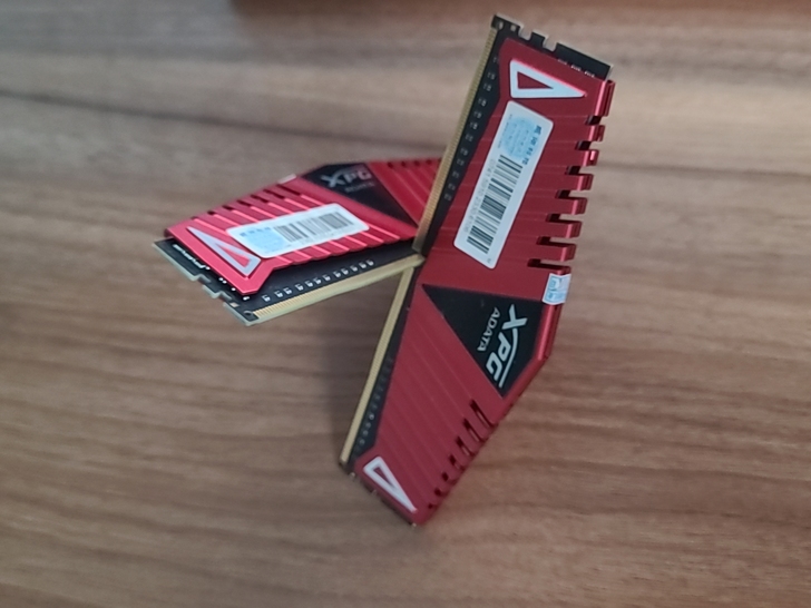 威刚DDR4内存 红色威龙8Gx2  16...