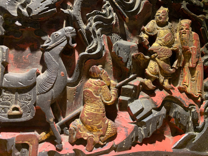 清代鎏金精品老木雕花板三国人物诸葛亮收服姜维