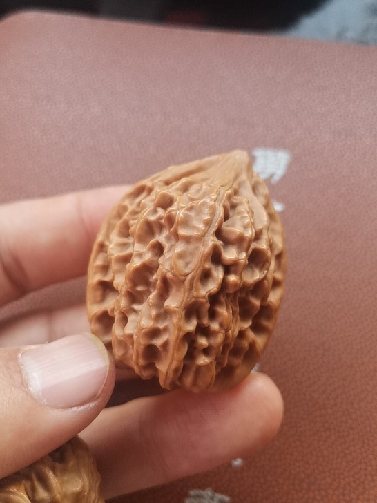 文玩核桃，太多了闲置，纯手工盘，朋友送的当...