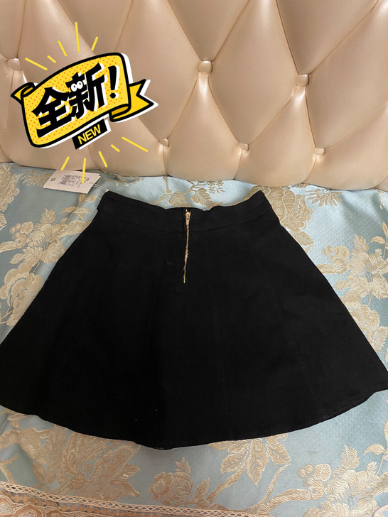 全新带吊牌弹力牛仔布小黑裙，伞裙，A字裙，...