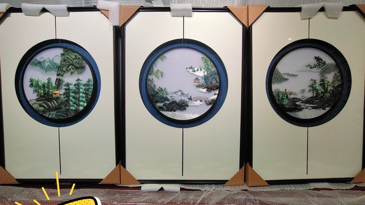 60*80尺寸三联苏绣画，实木边框，立体绣