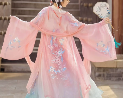 (衣服在学校哦,暂时发不了货)裳云兮【肥啾...