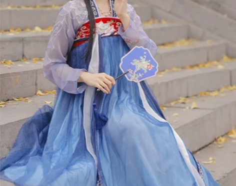 裳云兮 民族装舞台装 全新仅试穿 喜欢的姐...