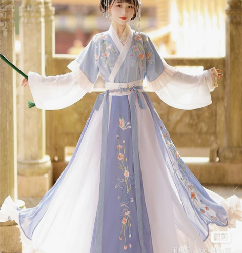 便宜出。汉服一套 完整 蓝色交领上衣➕半臂...