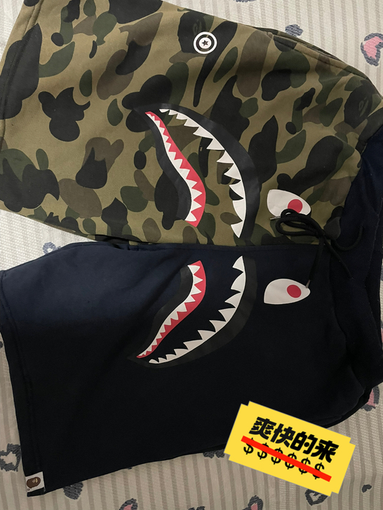 Bape鲨鱼短裤男
