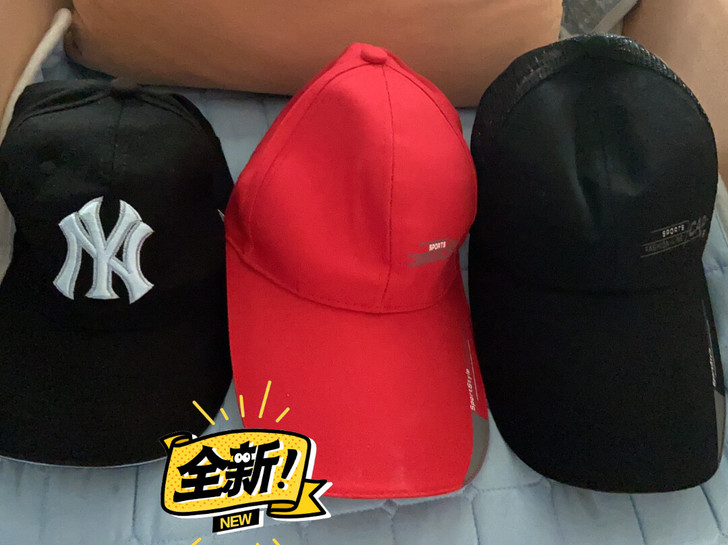 三顶全新的鸭舌帽，没带过，吊牌都在，啄木鸟...