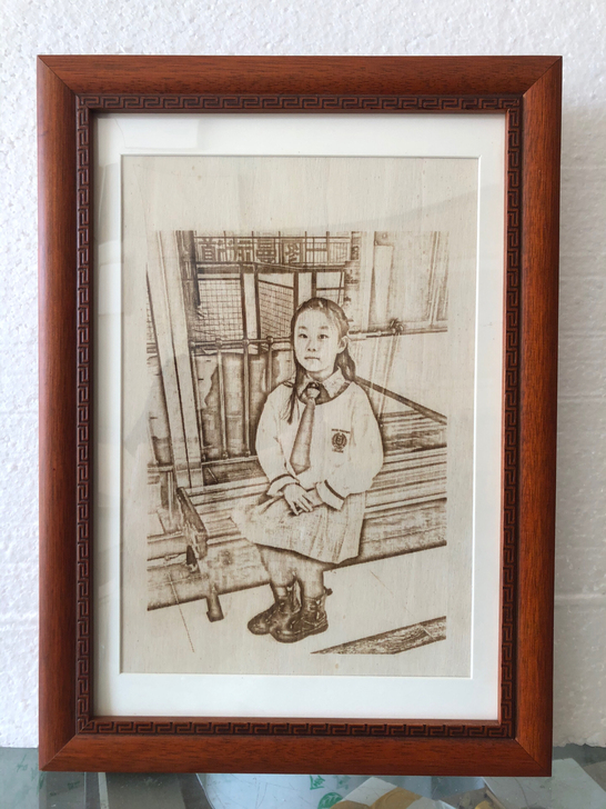 实木雕刻人物照片。木刻版画。a4尺寸。追忆...