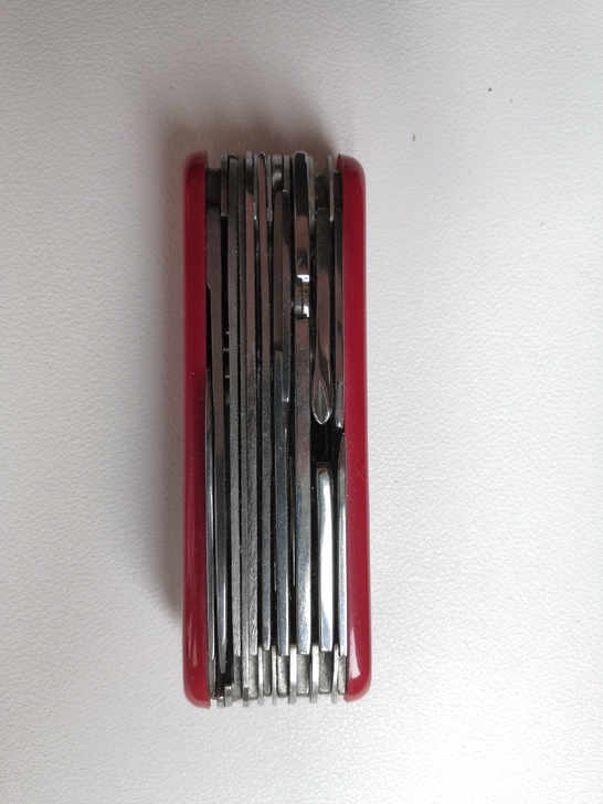 多功能刀，全新，未拆封。偏远地区不包邮。