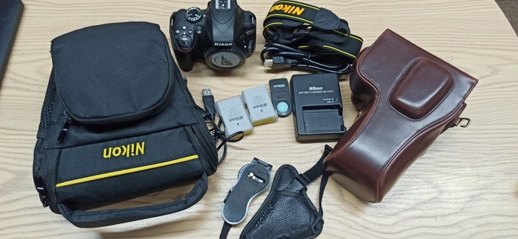 尼康d3300单反  配件如图，尼康d33...