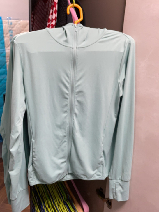 优衣库，防晒服 绿色 L码 不议价 看好直...