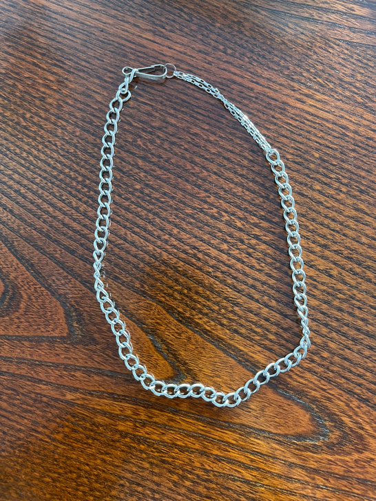 最新超级流行的银色古巴项链 夏天搭配简直绝了