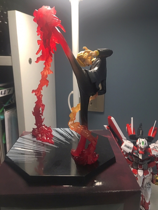 飞腿山治动漫手办      全新未拆封！