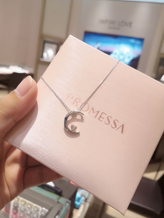 全新  周生生   心悦星月钻石项链 套链...