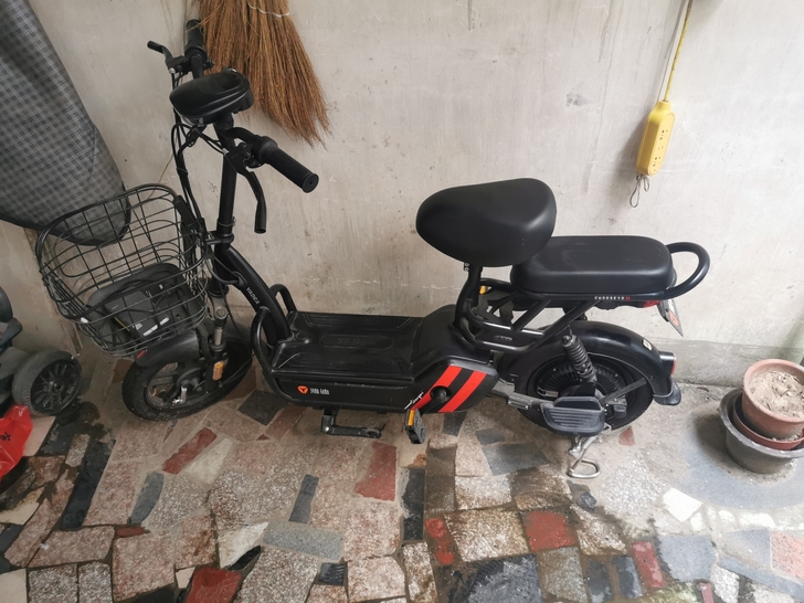 全新雅迪电动车便宜卖了，买来1500.只卖同城