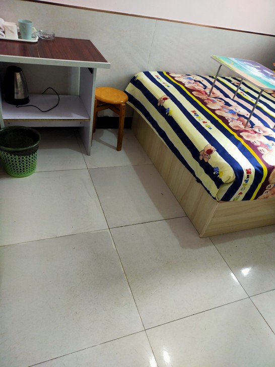 天租，月租，年租，出行非常方便，地铁站就在...