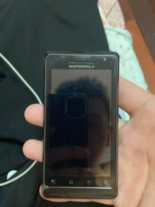 摩托罗拉里程碑2，怀旧首选，一直在柜里放着...