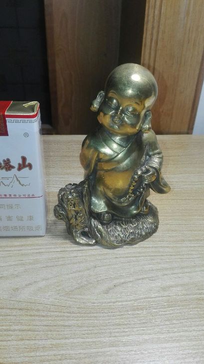 铜佛像，精铸小弥勒