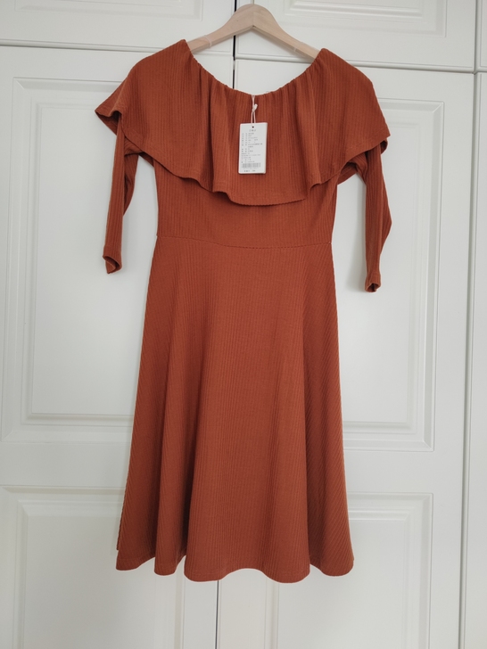 全新早秋荷叶边连衣裙包邮