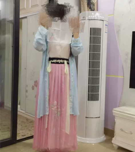 南雅集褙子L码，裙子M码，穿着那个白色吊带...