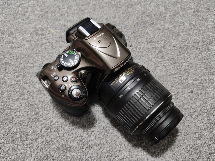 尼康D5200单反套机，配尼康18-55V...