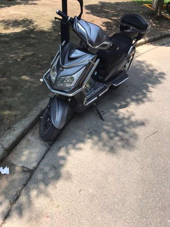 个人出售爱玛电动车、84V-32A电瓶、全...