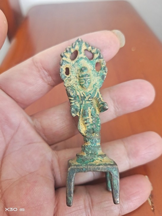 鎏金板凳佛 北魏铜佛 铜杂件 铜佛像 面容...