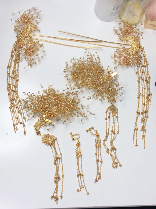 爱诗薇仙美婚礼新娘结婚头饰金色流苏套装秀禾...