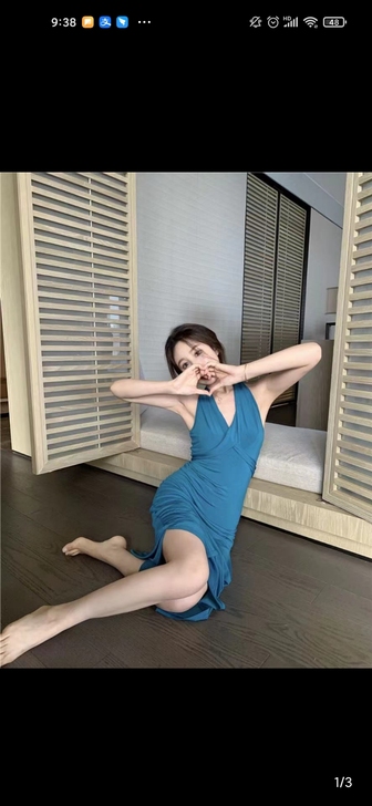 全新宝石蓝挂脖连衣裙长，吊牌还在，S码