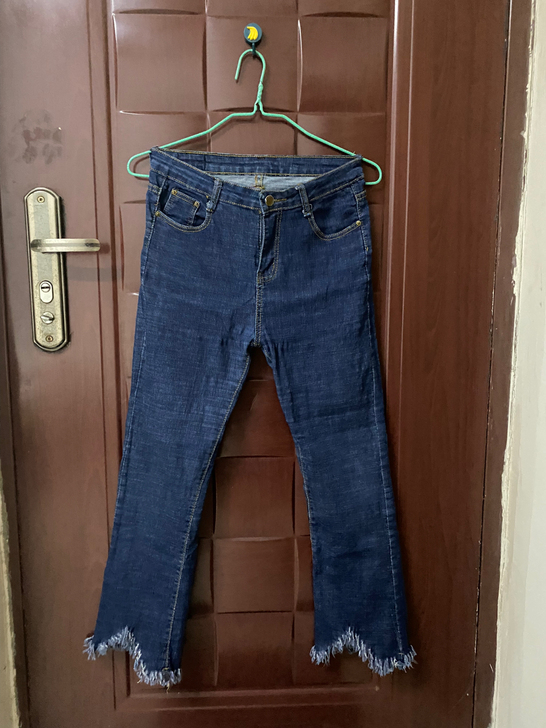 闲置出显瘦微喇牛仔裤女