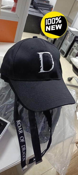 大量游戏周边玩偶、T恤，公仔，遮阳帽，大型...