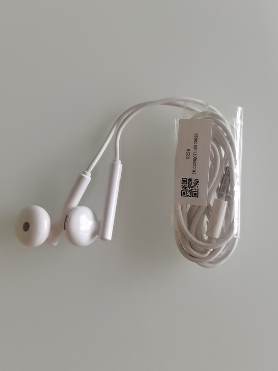 华为原装耳机，未拆封