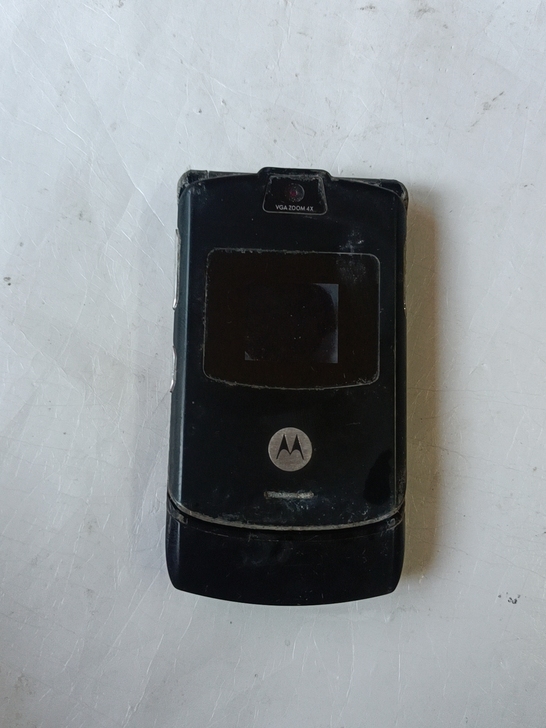 摩托罗拉V3经典手机，不能开机，配件出，