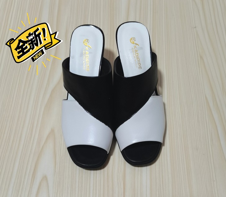 全新卡帝烟斗品牌37码牛皮粗跟拖鞋