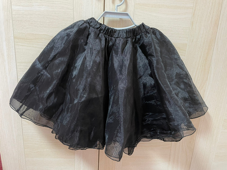 黑色蓬蓬半身短裙