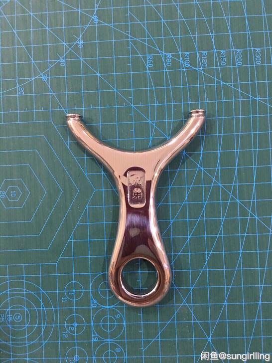 兄弟龅牙 钛钢直板扁皮弹弓 宽弓门大弓门龅...