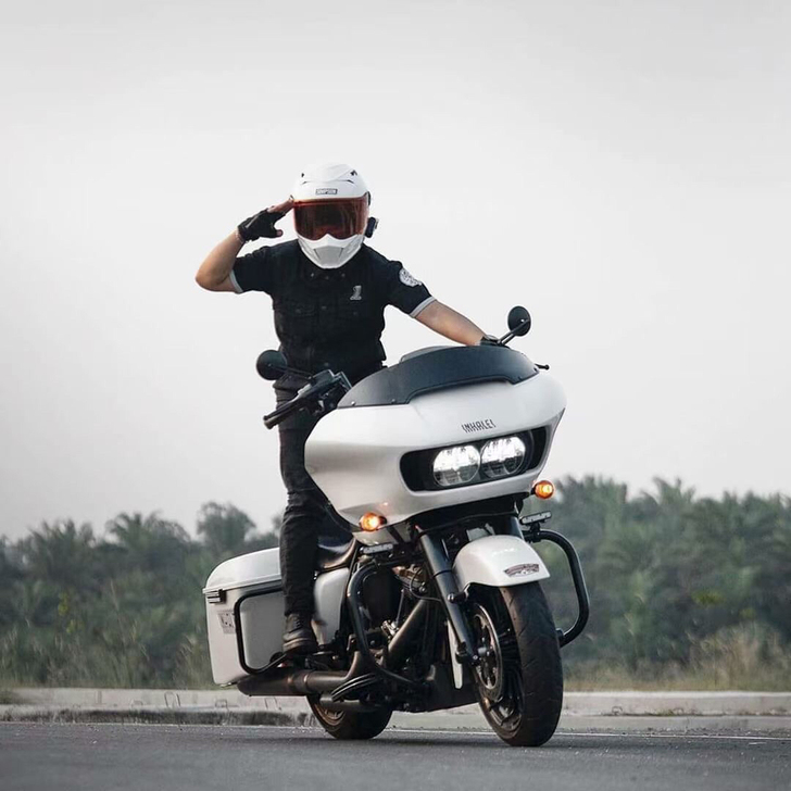 哈雷戴维森 摩托车 2021 旅行 公路滑...