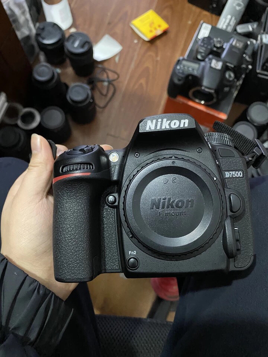尼康D7500 单机 98新带包装行货 带...