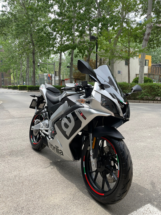 19年绝版公户阿普利亚gpr150准新车