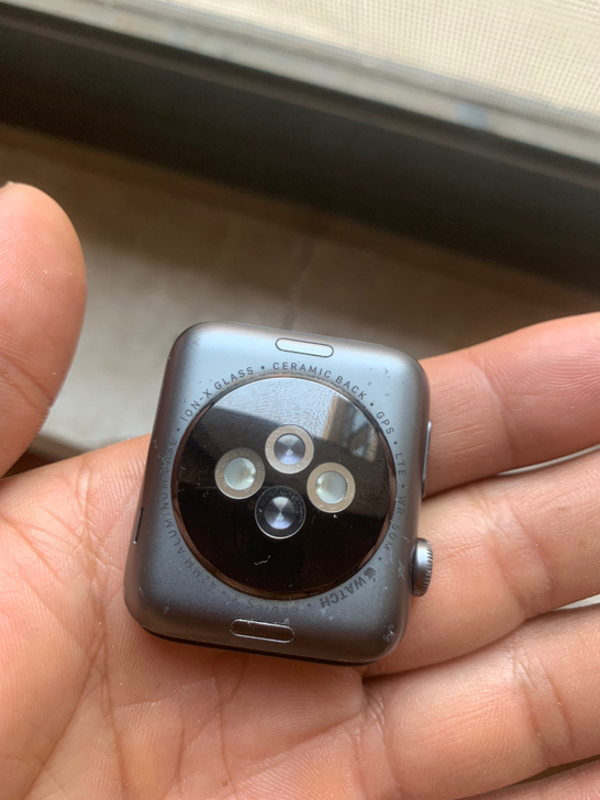 苹果手表S3，有账号锁，拆配件使用，维修师...