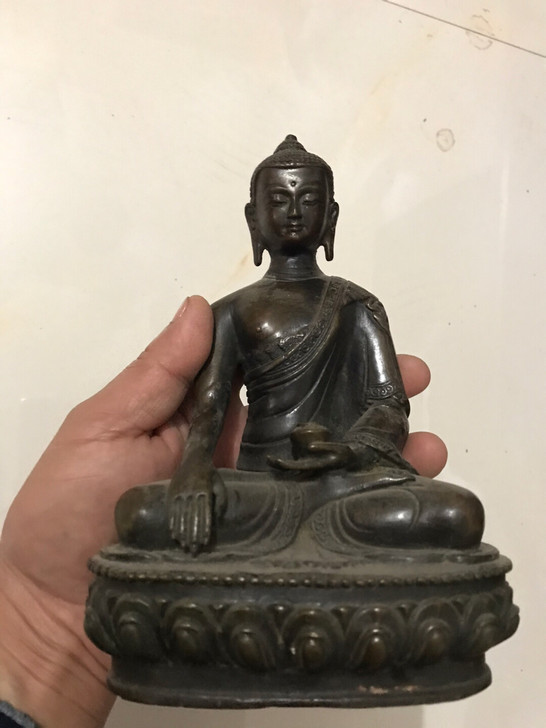 几十年的铜佛像20公分高,500包邮?