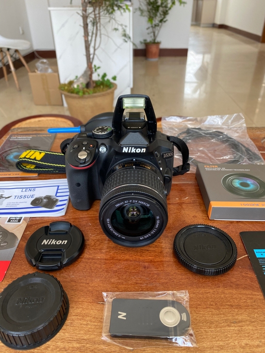 出售自用相机尼康D5300单反相机全套95...