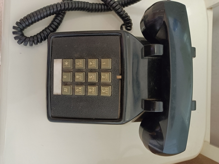 美国老电话，品相新功能完好，电铃声音悦耳。