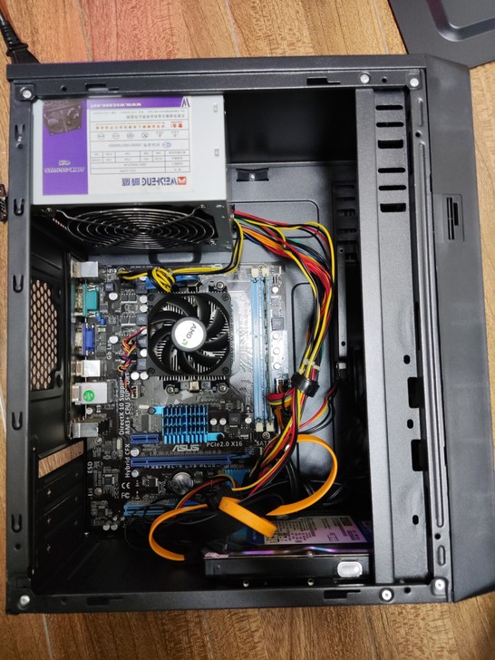 外观9.9新。办公电脑一台,可以开票软件,...